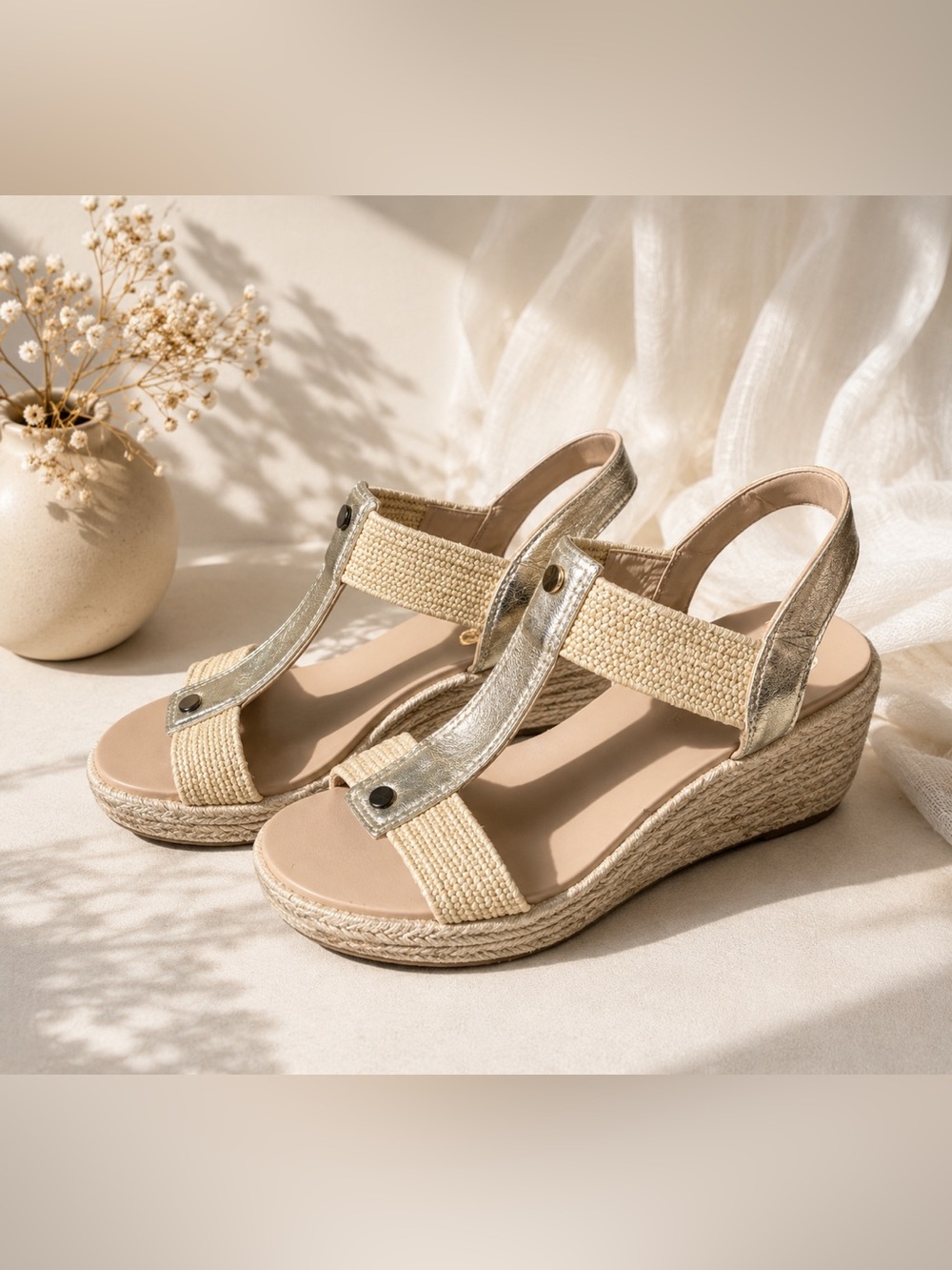 Vionic Calera Sandals with Gold Metallic T-Strap, 9.5